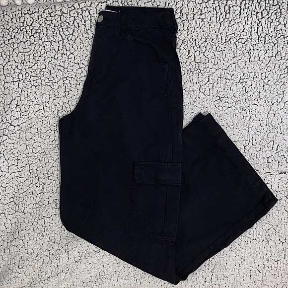 TIMING | Black Wide-Leg High-Waisted Cargo Pants | Size: M - Picture 7 of 8